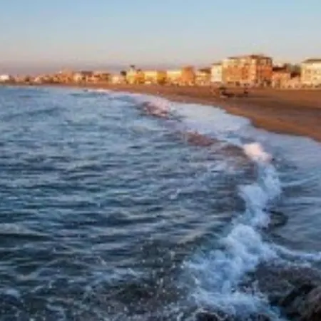 50m From The Apartment Valras-Plage